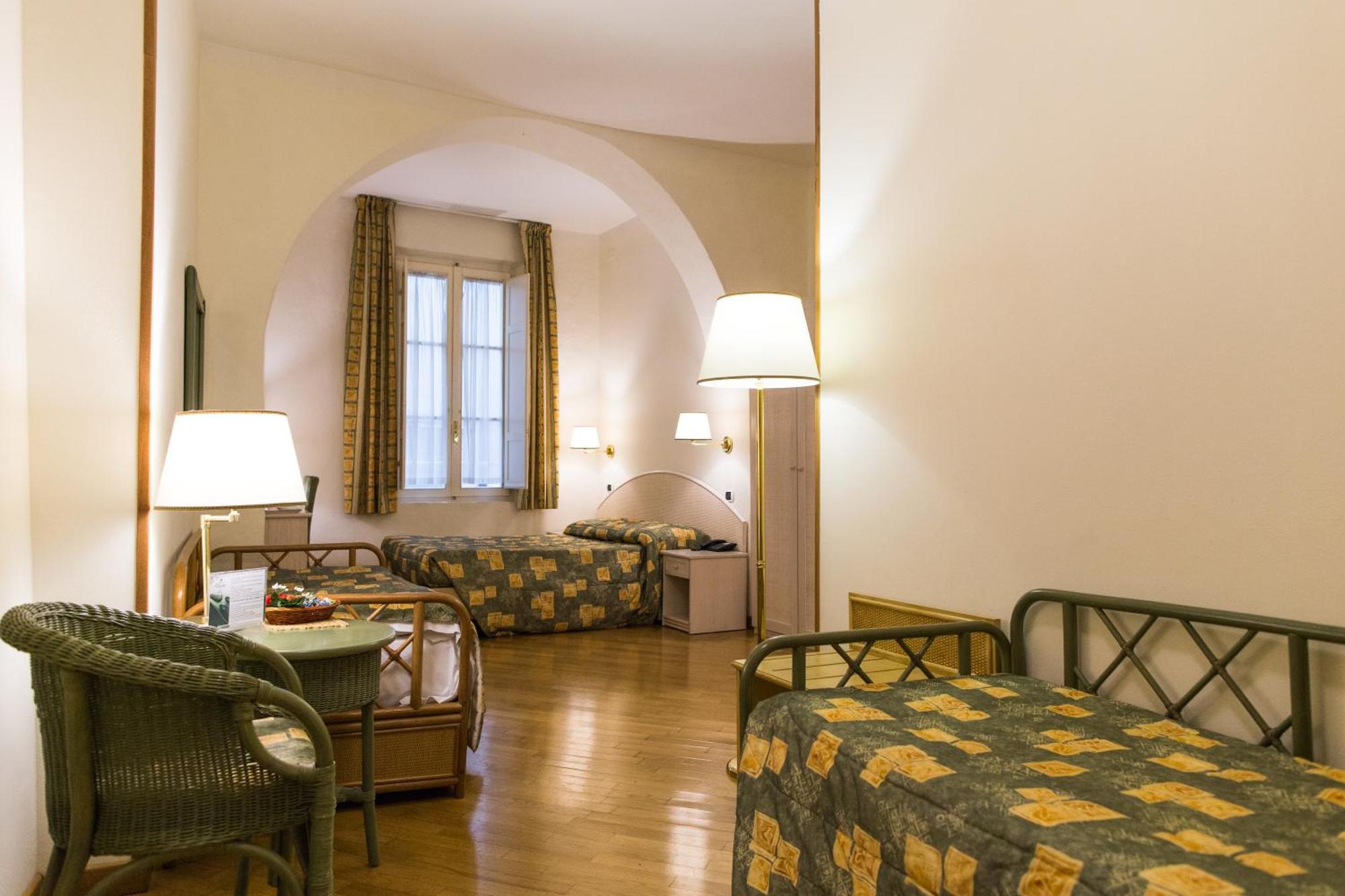 เปียซซา ปาราดิโซ แอคคอมมอเดชั่น Hotel เซียนา ห้อง รูปภาพ